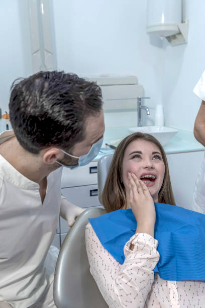 Best Cracked Tooth Emergency Dentist  in Village Of Waukesha, WI